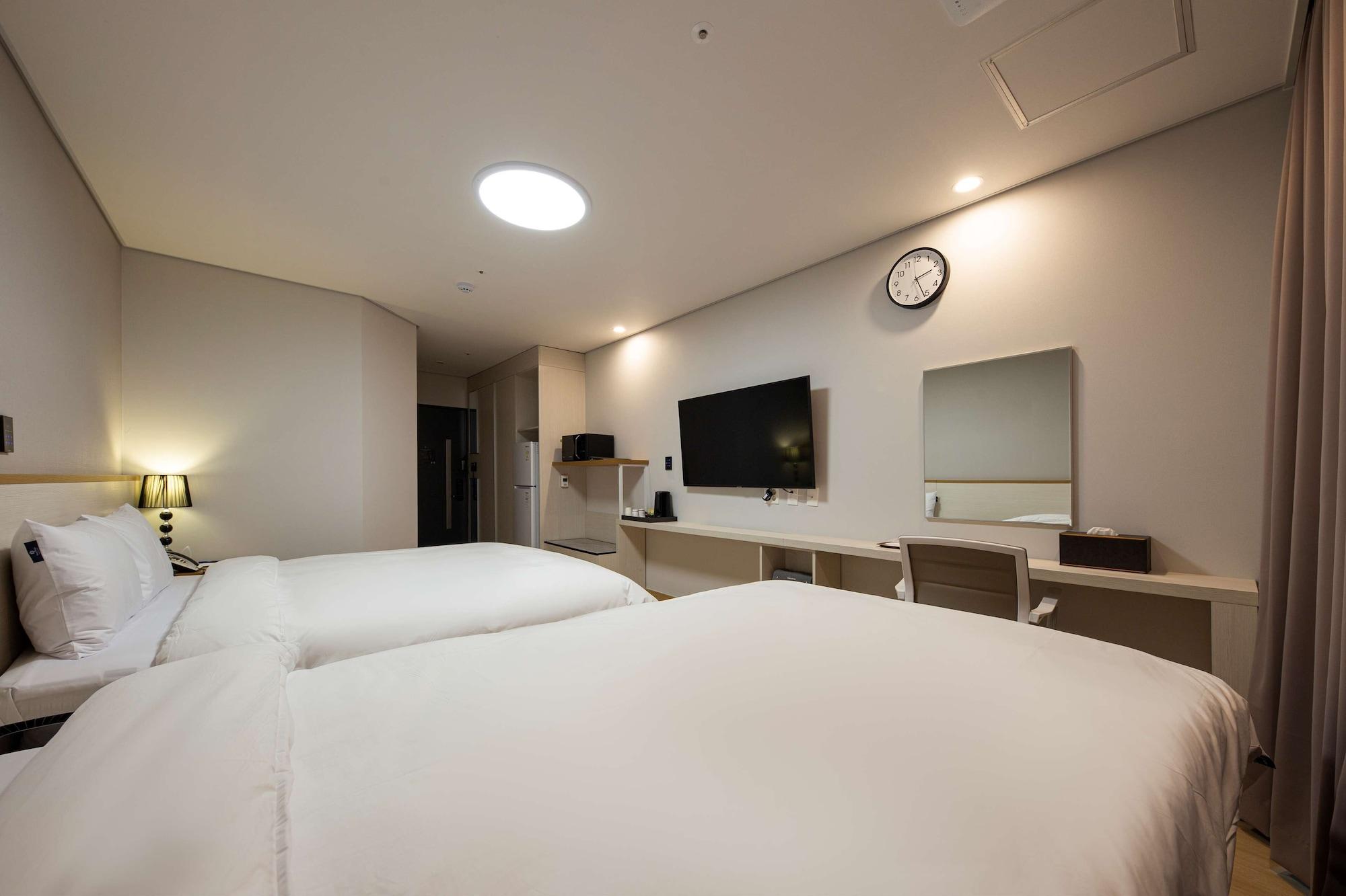 Surestay Plus Hotel By Best Western Asan Exterior photo